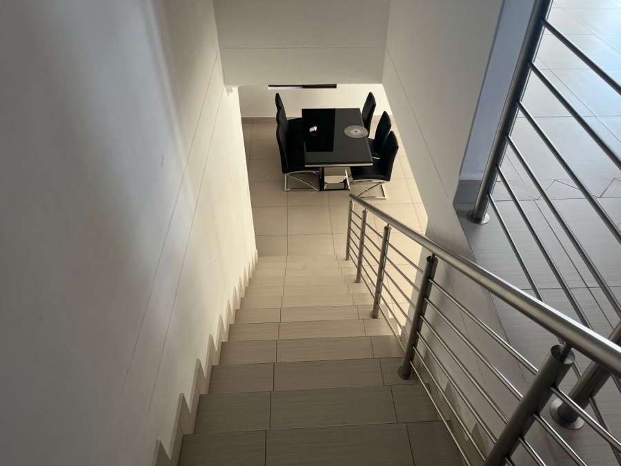 To Let 4 Bedroom Property for Rent in Heuwelsig Free State